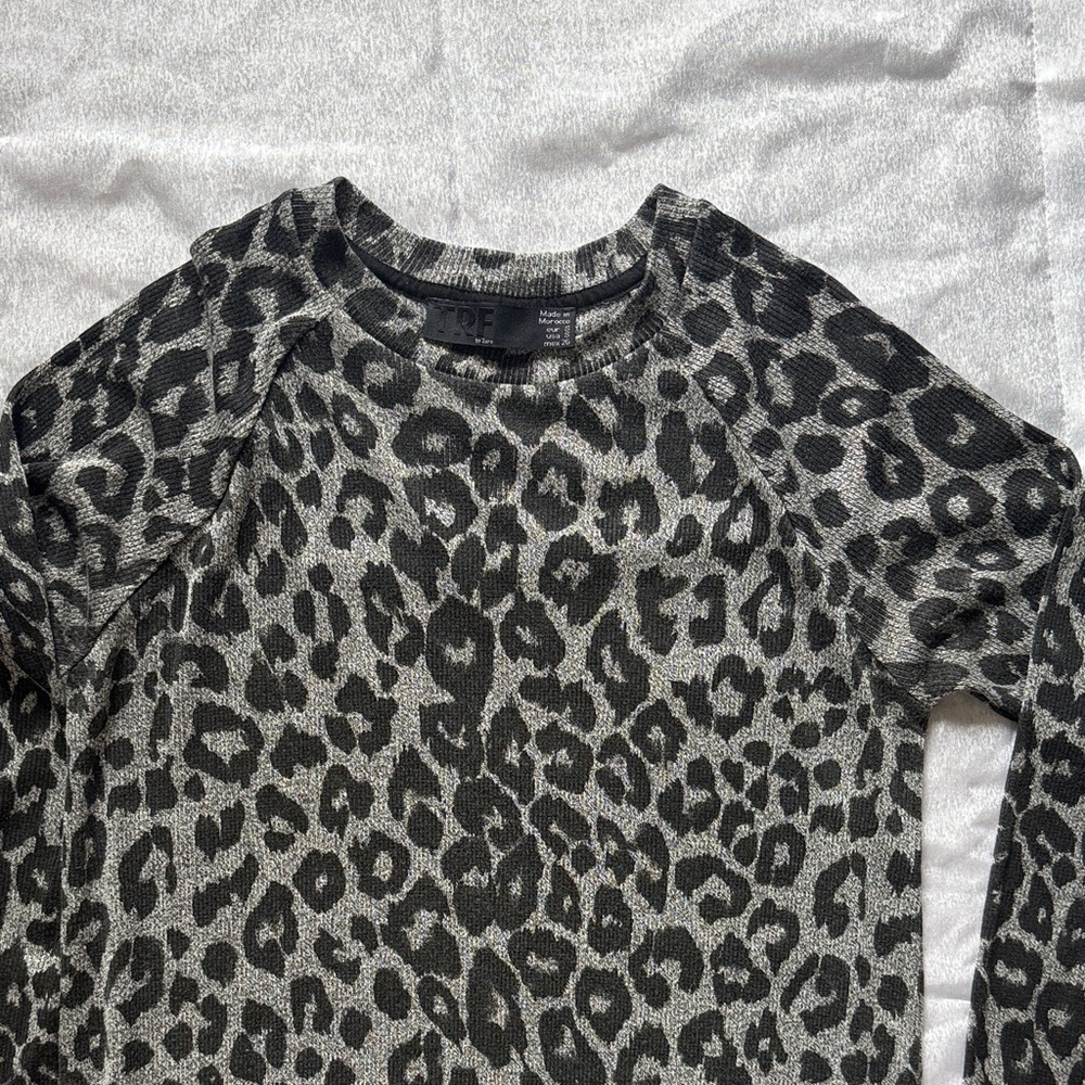 Chic Leopard Print Top
